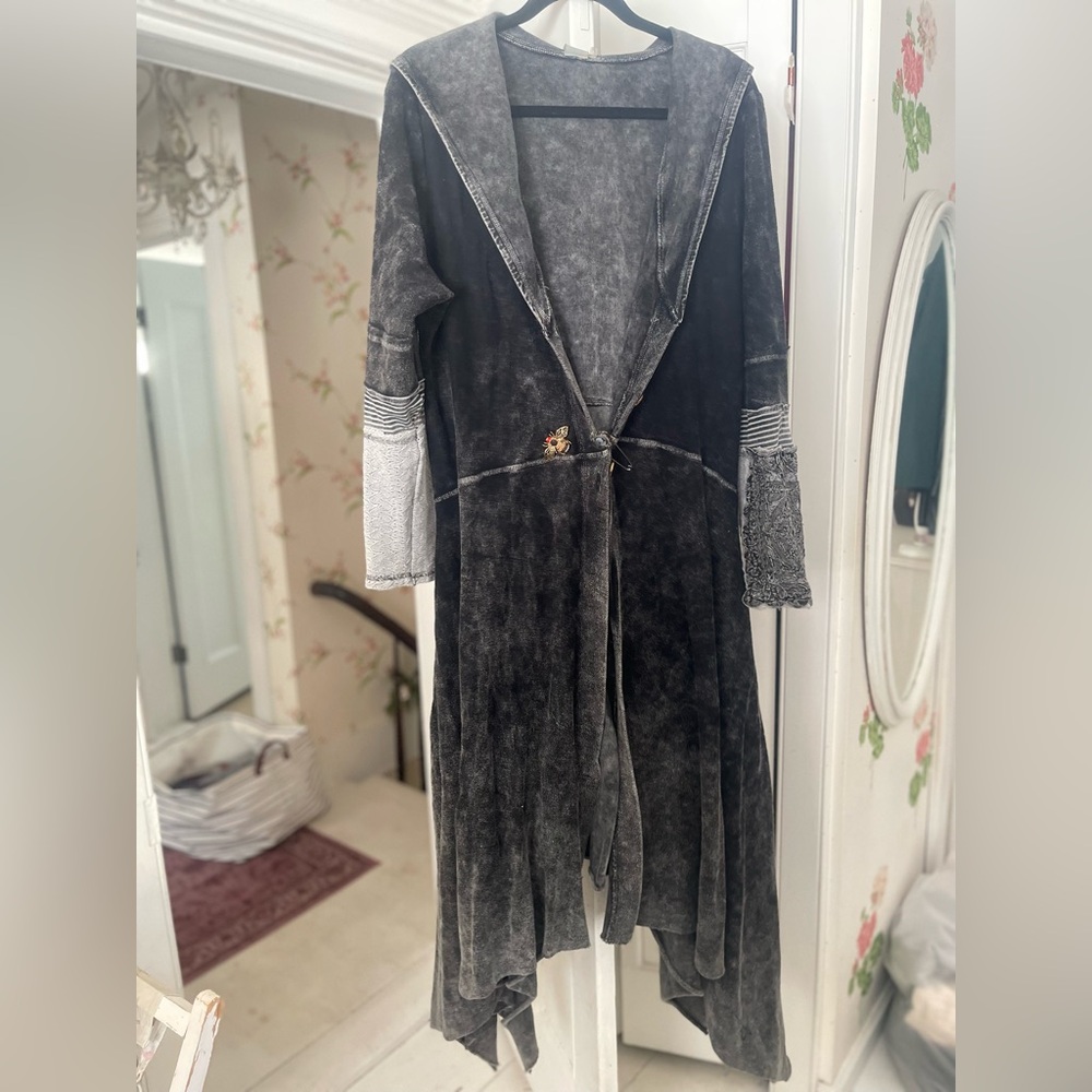 Aratta Charcoal Hooded Cardigan